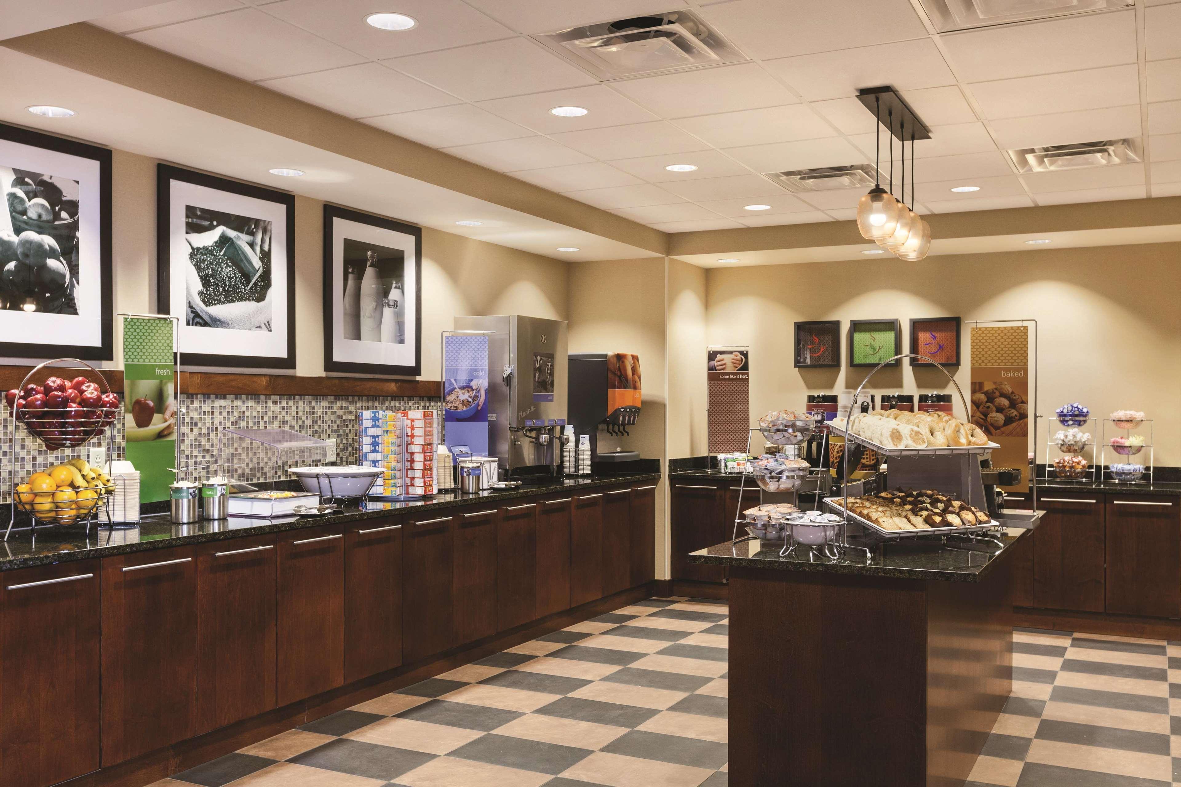 Hampton Inn Frederick Exterior foto
