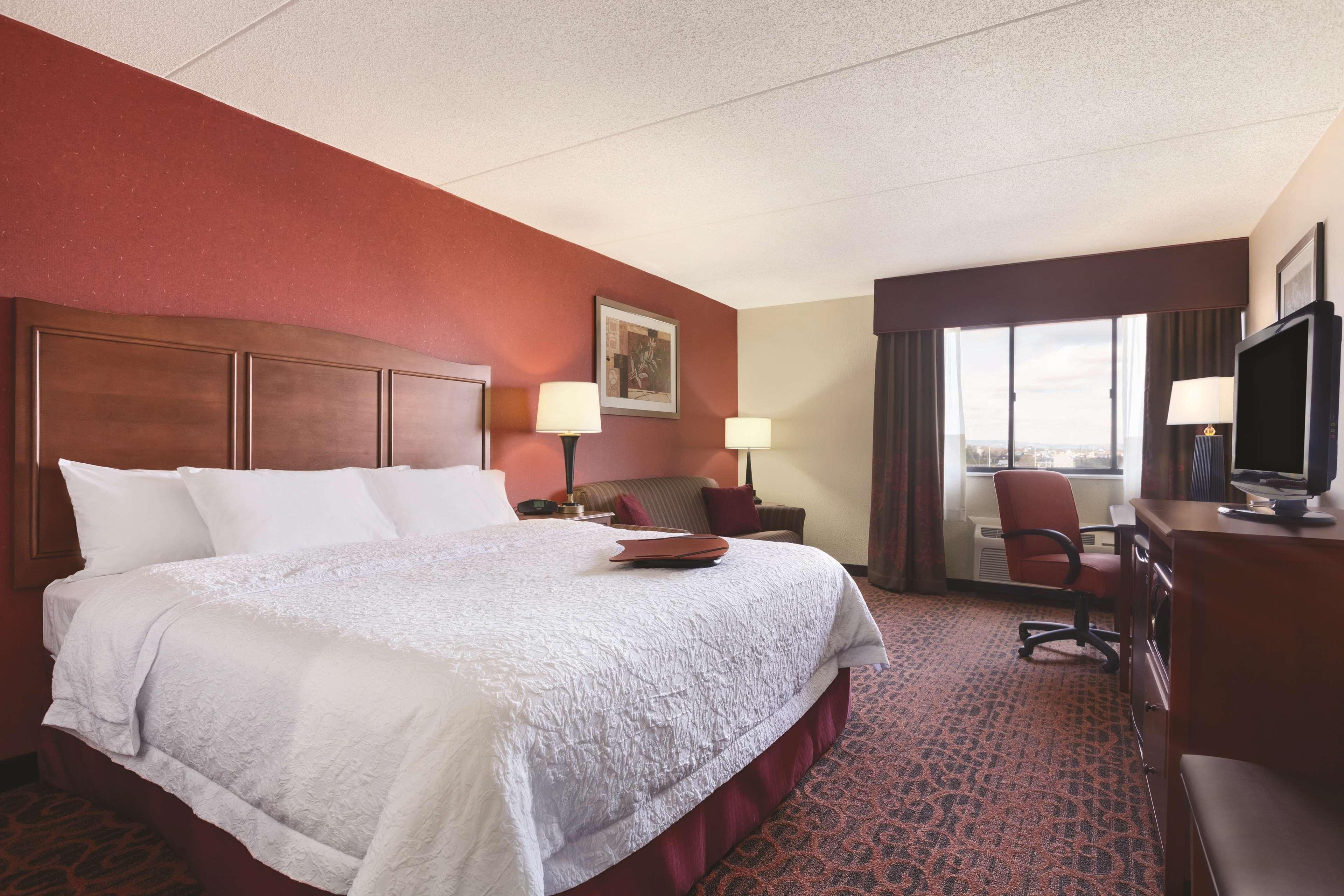 Hampton Inn Frederick Exterior foto
